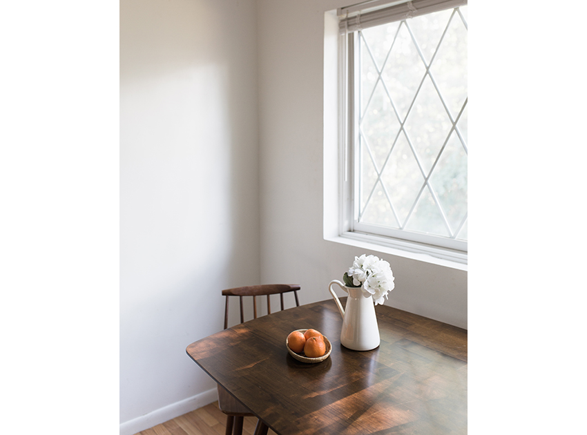 kitchen table with oranges